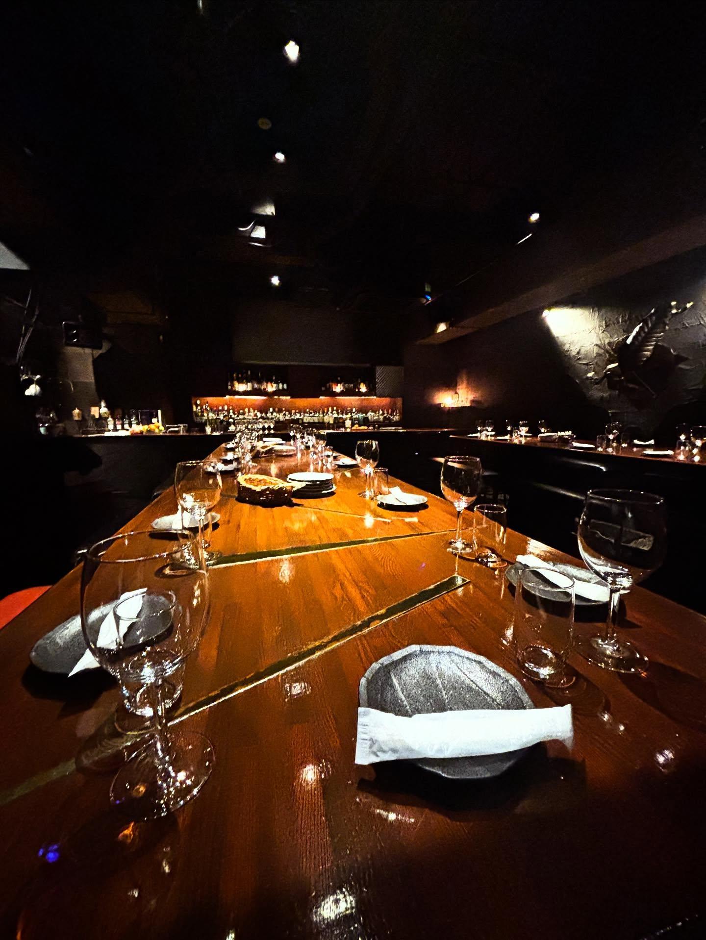 BARフロアーで素敵なパーティーを！